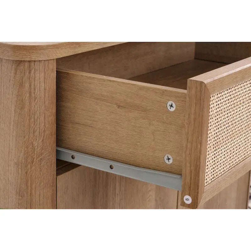 Kleiner KD-Rattanschrank mit 1 Schublade und 2 Türen