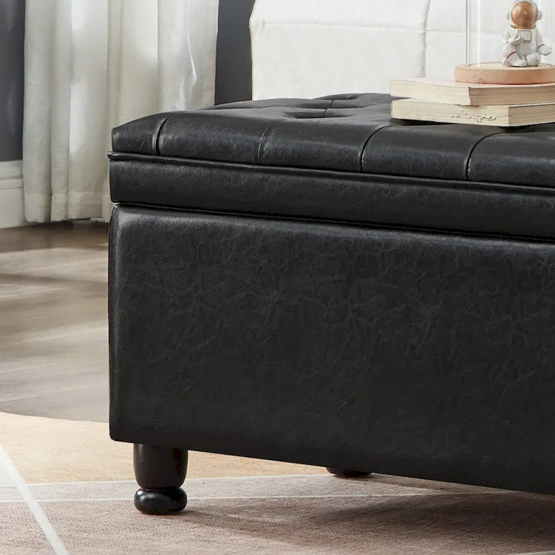 Gepolsterte, geknöpfte Sitztruhe mit Beinen aus gedrechseltem Holz - 45x18x18H