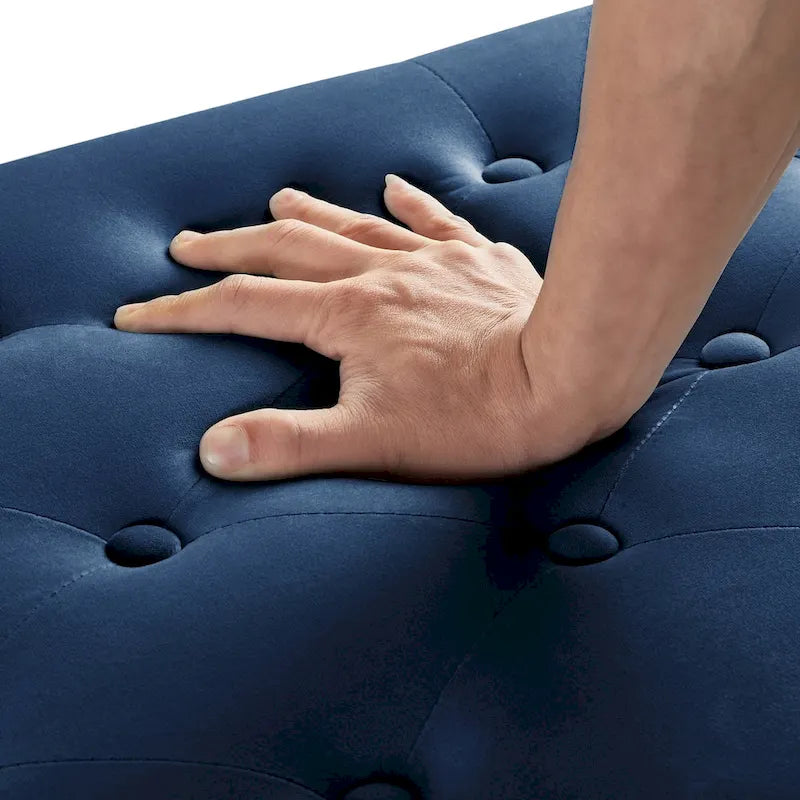 Gepolsterte Sitzbank mit Knopfheftung und Nagelzierleiste