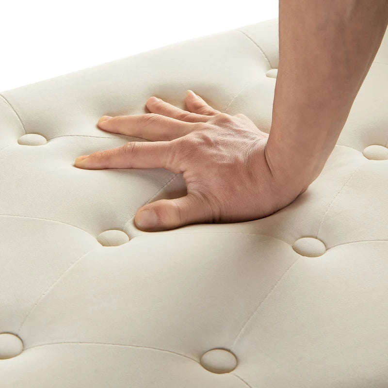 Gepolsterte Sitzbank mit Knopfheftung und Nagelzierleiste