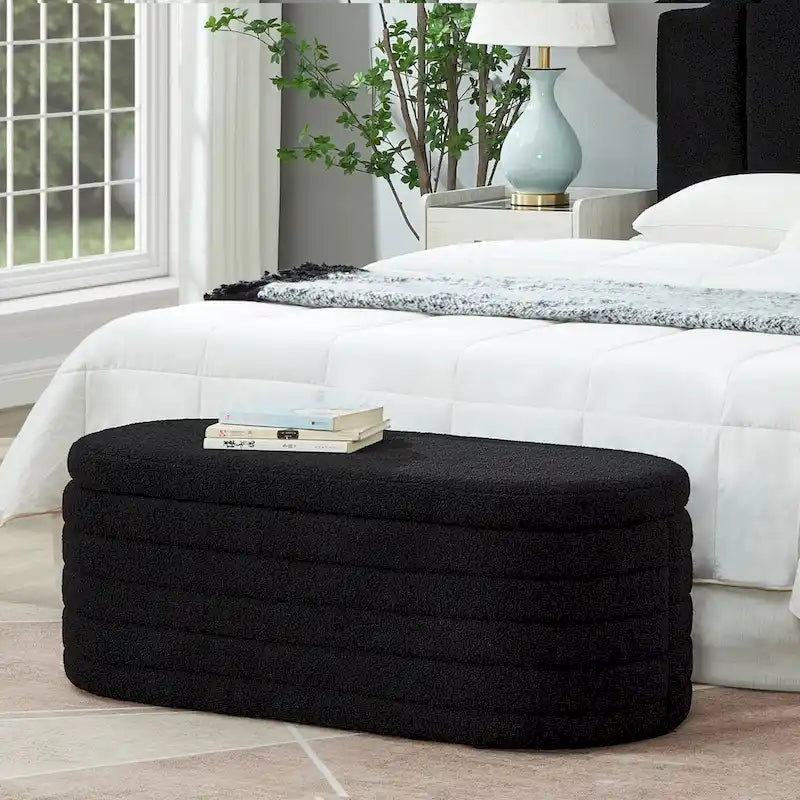Moderne ovale Aufbewahrungsbank mit Stauraum, gepolstert mit Bouclé-Teddystoff, Sitzbank am Fußende des Bettes, Hocker am Fußende des Bettes